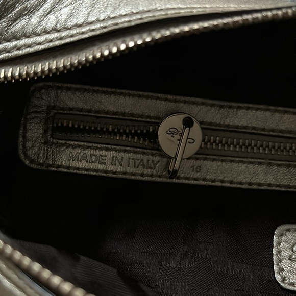 ROGER VIVIER GOLD LEATHER BAG - Picture 16 of 16